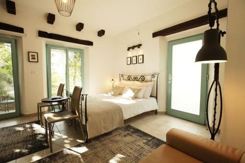 Hostal Garni Hotel Dvor
