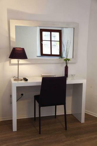 Hostal Garni Hotel Dvor