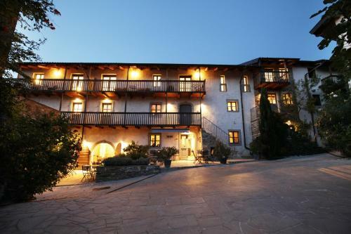 Hostal Apartments Dvor