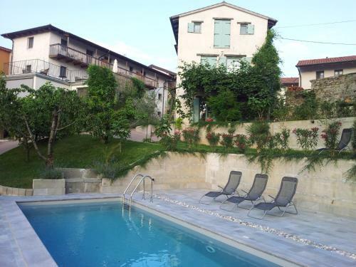 Hostal Apartments Dvor