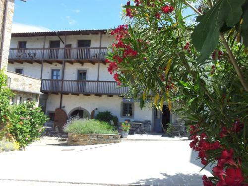 Hostal Apartments Dvor