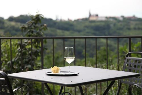 Hostal Apartments Dvor