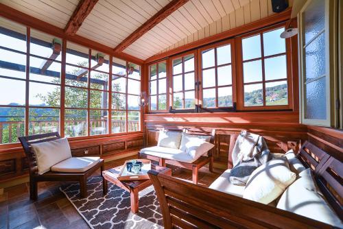 Villa Les With Hot Tub