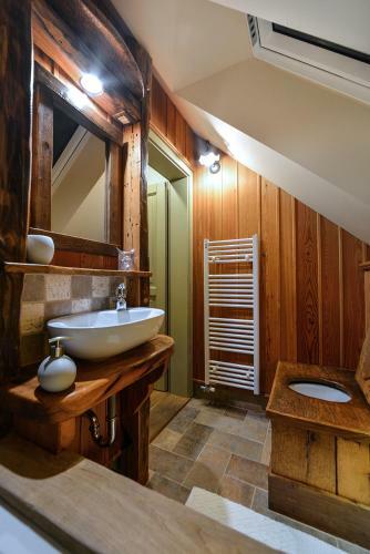 Villa Les With Hot Tub