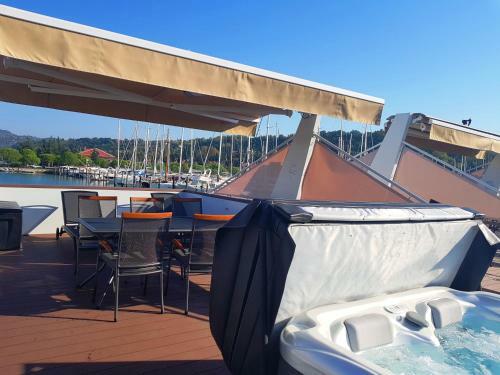 Floating Sea Houses Marina Lux