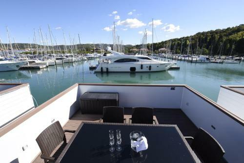 Floating Sea Houses Marina Lux
