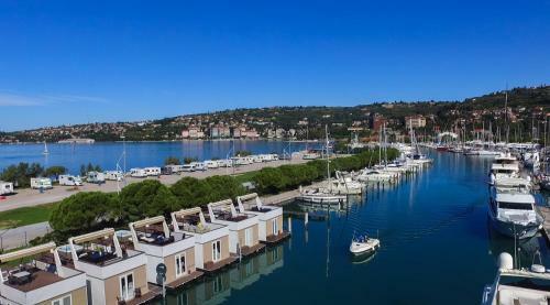 Floating Sea Houses Marina Lux