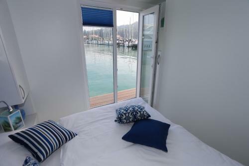 Floating Sea House Kahne Portoro?