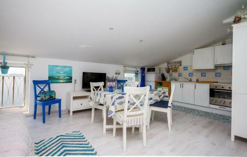 Blue Sea Apartment