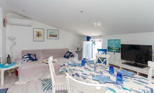 Blue Sea Apartment