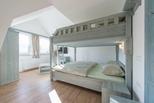 Hostal Apartments And Rooms Tolc