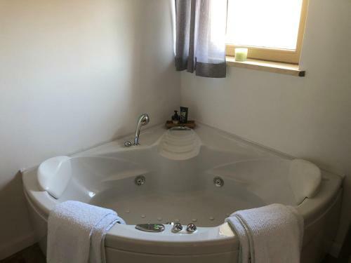 Hostal Residence Apolonija Guest House