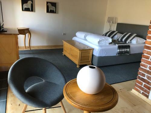 Hostal Residence Apolonija Guest House