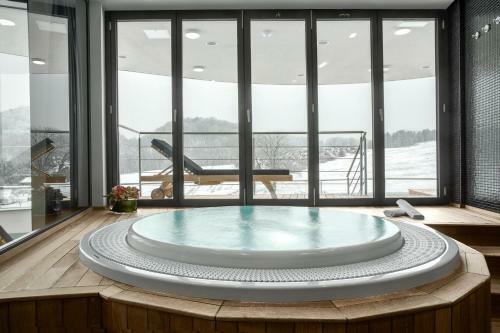 Hotel Mond, Resort & Entertainment