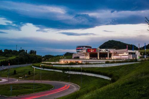 Hotel Mond, Resort & Entertainment