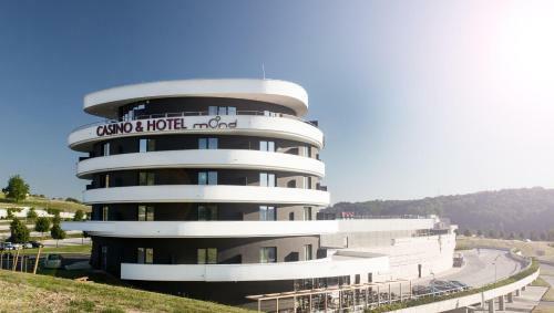 Hotel Mond, Resort & Entertainment