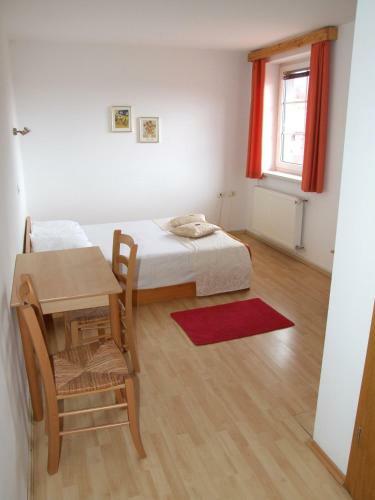 Hostal Guesthouse Mirjam
