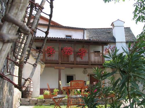 Pliskovica Youth Hostel