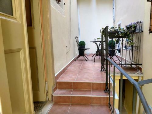 Hostal Phiros B&B