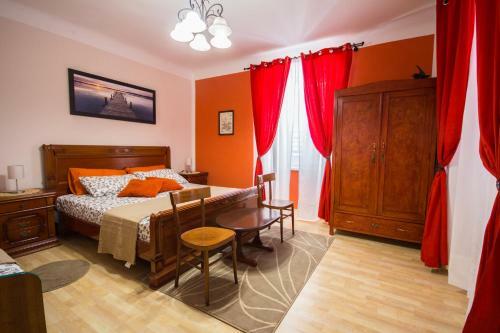 Hostal Phiros B&B