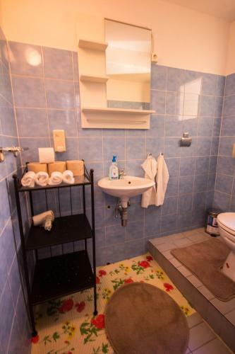 Hostal Phiros B&B