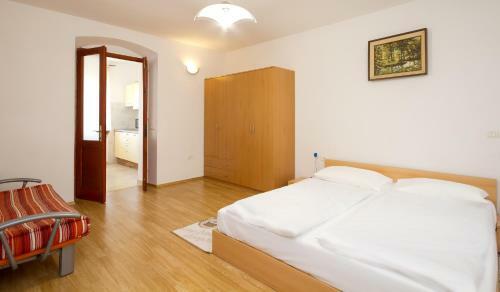 Apartments Antic