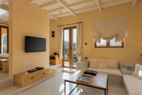 Hotel Toscana Town Square Suites