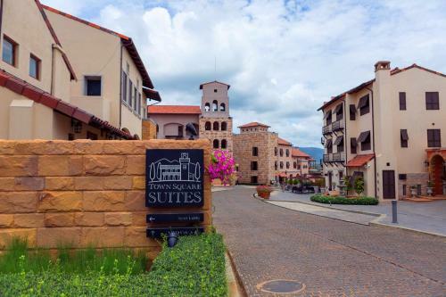 Hotel Toscana Town Square Suites