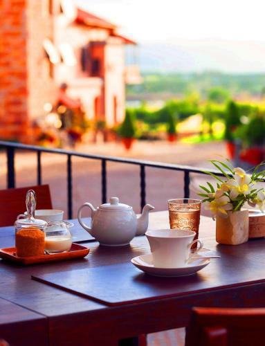 Hotel Toscana Town Square Suites