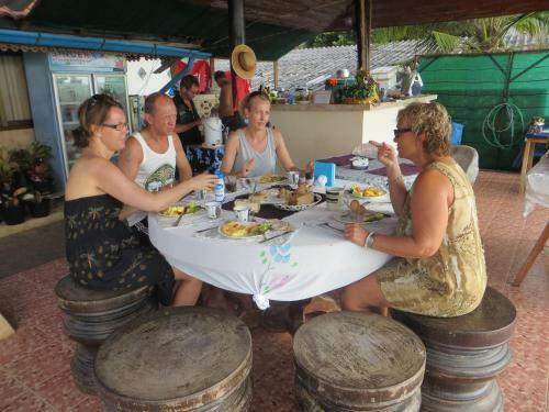 Hotel Bang Boet Bay Beach Resort