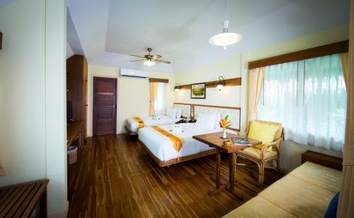 Hotel The Sunset Village