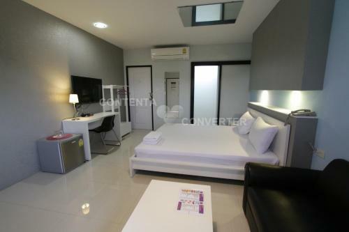 Hotel Eazy Motel B.a.n.g.n.a