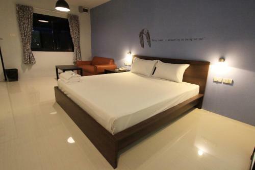 Hotel Eazy Motel B.a.n.g.n.a