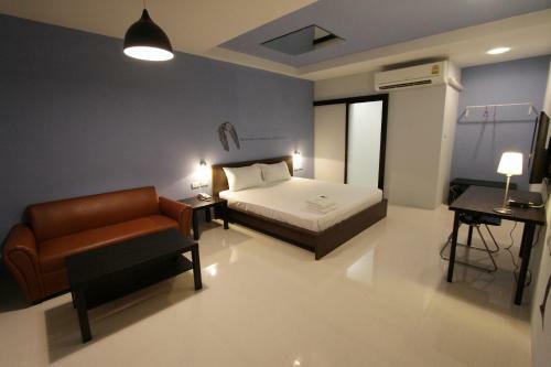 Hotel Eazy Motel B.a.n.g.n.a