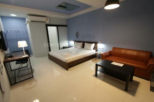 Hotel Eazy Motel B.a.n.g.n.a