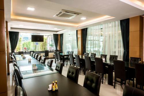 Hotel Blue Sky Residence Airport