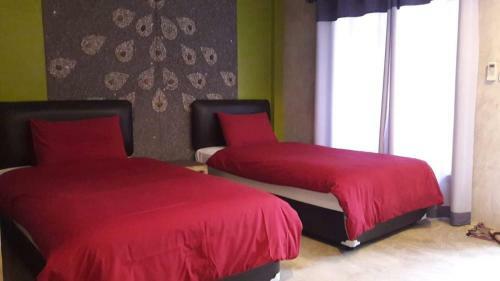 Hostal The Curve Residence