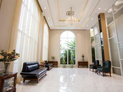 S Bangkok Hotel, Navamin