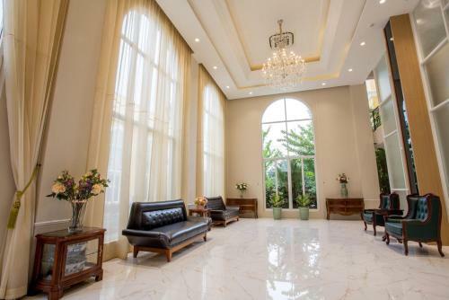 S Bangkok Hotel, Navamin