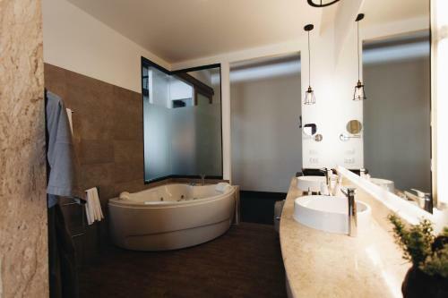 Hotel Boribot Pool Resort