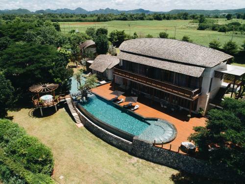 Hotel Boribot Pool Resort