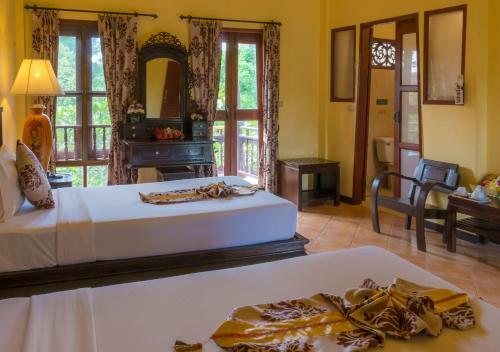 Hotel Phuwanalee Resort