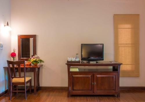 Hotel Phuwanalee Resort