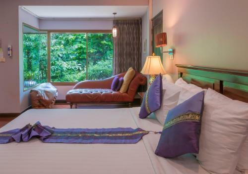 Hotel Phuwanalee Resort