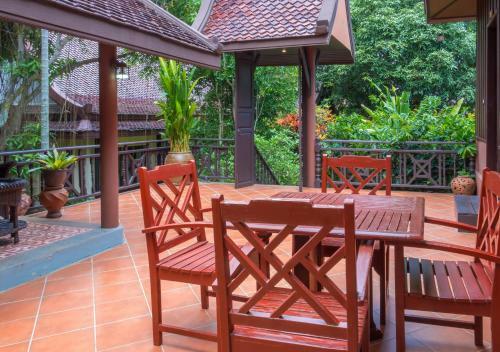 Hotel Phuwanalee Resort
