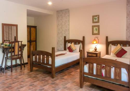 Hotel Phuwanalee Resort