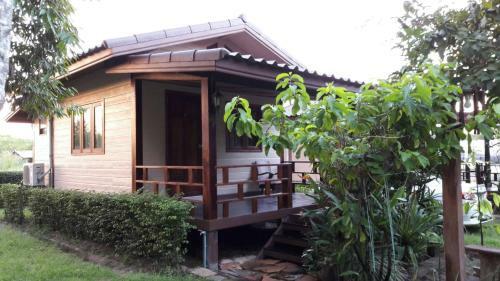Hotel Baan Suan Rim Nam