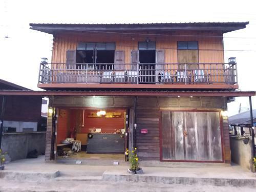 Hotel Baan Sky House Riverside Resort
