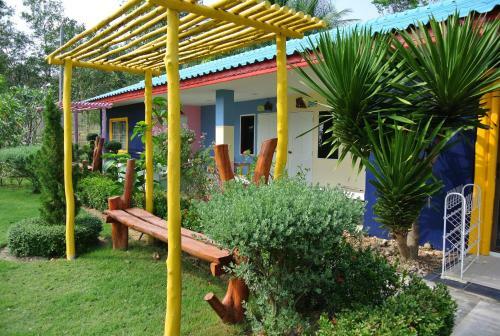 Hotel Baanraisooksangchan