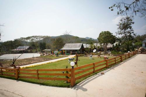 Hotel Baanraisooksangchan
